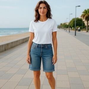 BOOTHEEL Women’s Denim Shorts Size 6 Blue  99% cotton Knee Length Mid Rise Faded